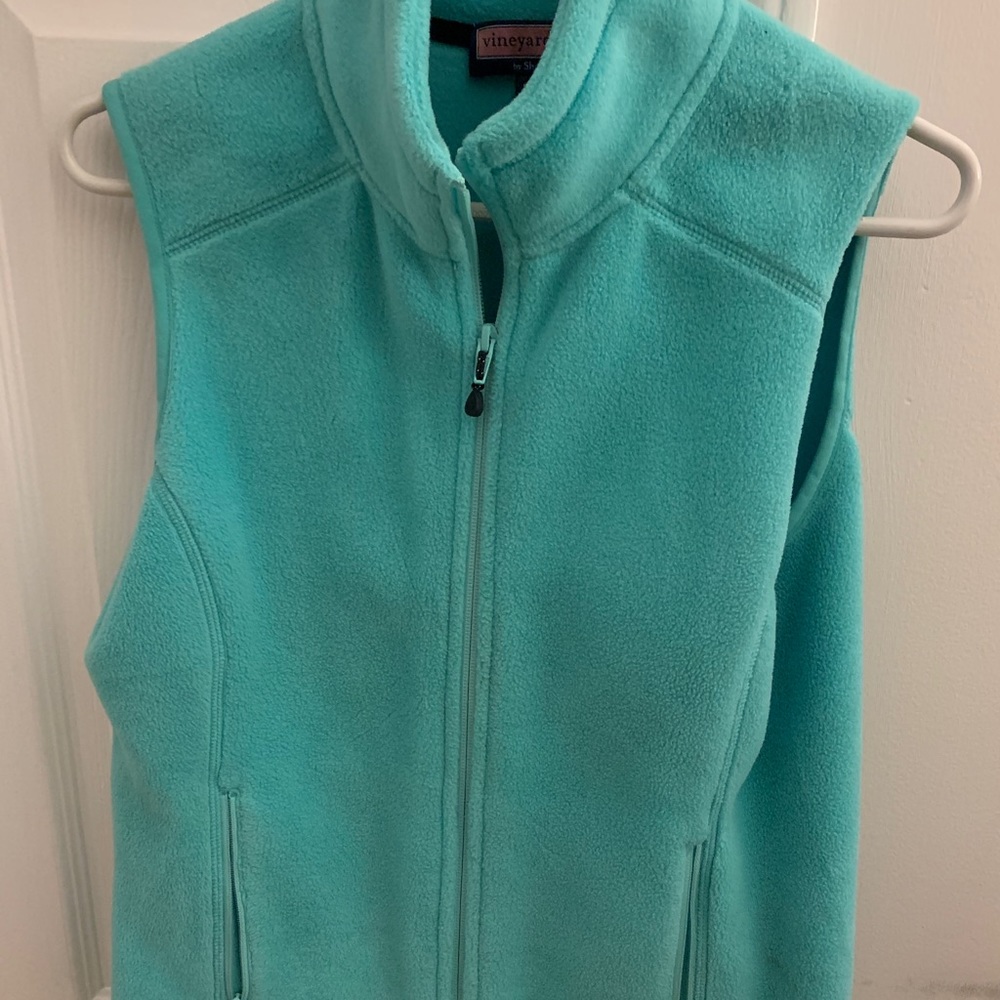 Mint Vineyard Vines fleece vest, like new 🐳